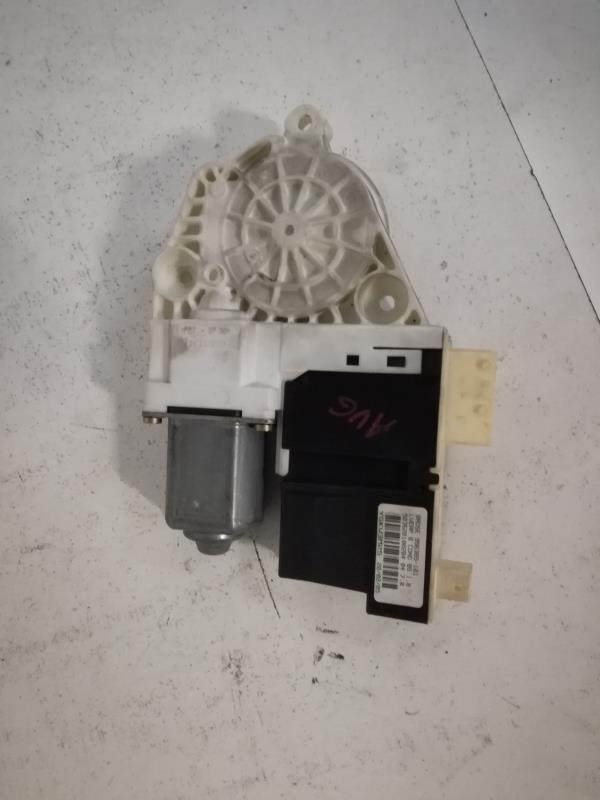 Moteur leve vitre avant gauche