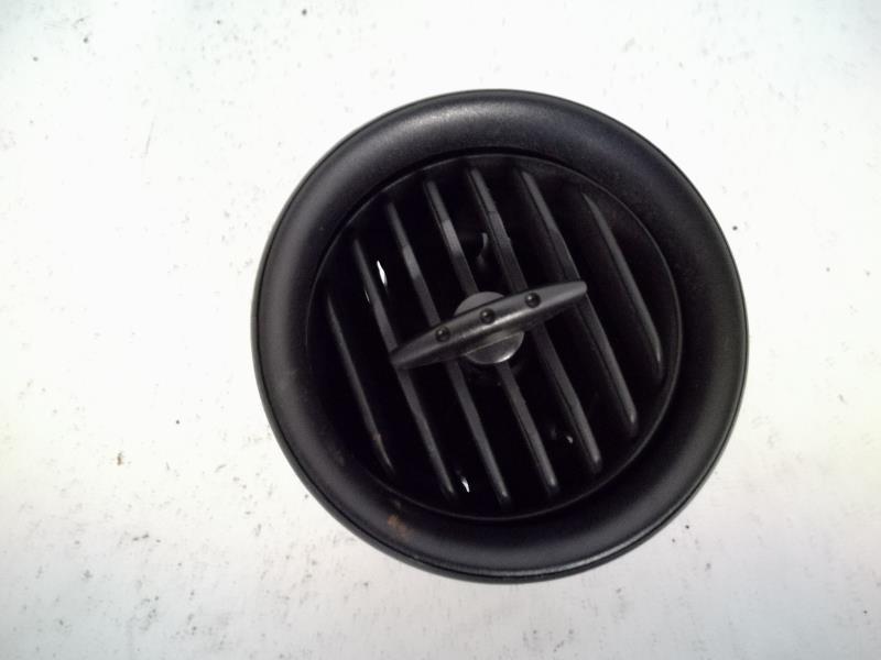 Aerateur tableau de bord avant gauche