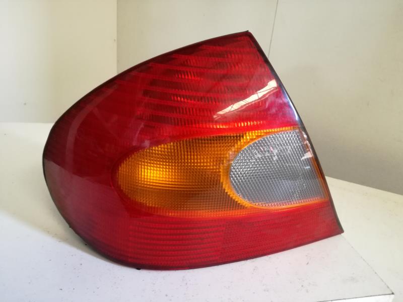 Fanale posteriore principale sinistro (luci)