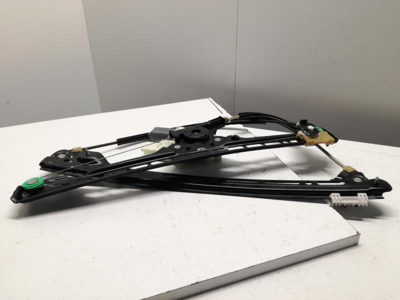 Leve vitre electrique avant droit