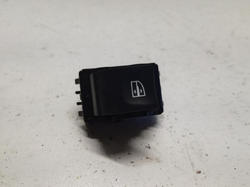 Interruptor de elevalunas trasero derecho