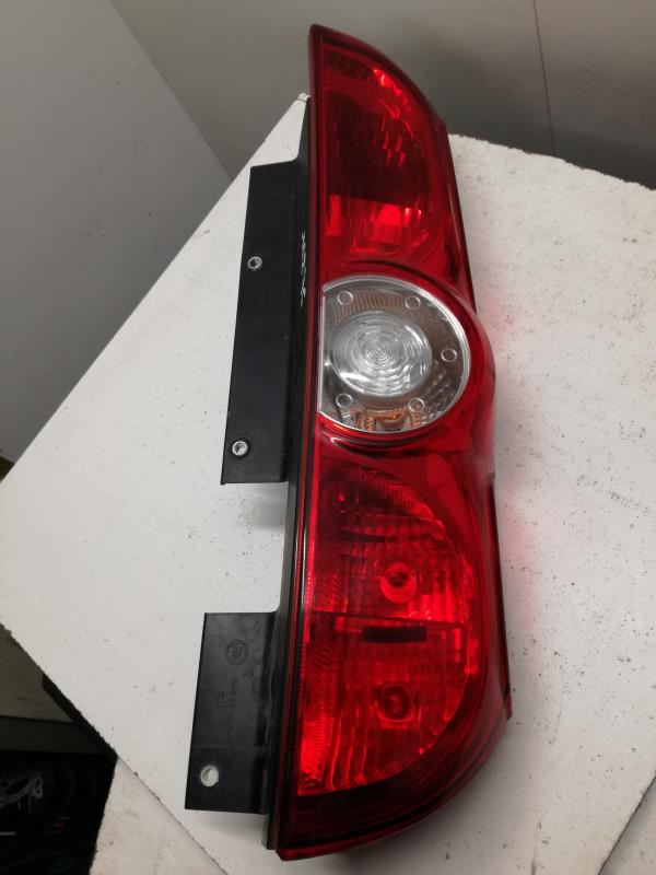 Fanale posteriore principale destro (luci)
