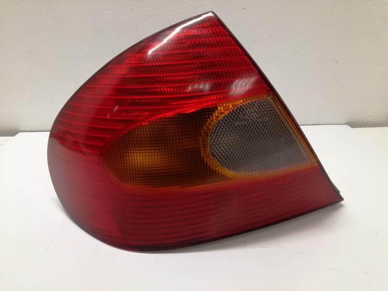 Fanale posteriore principale sinistro (luci)