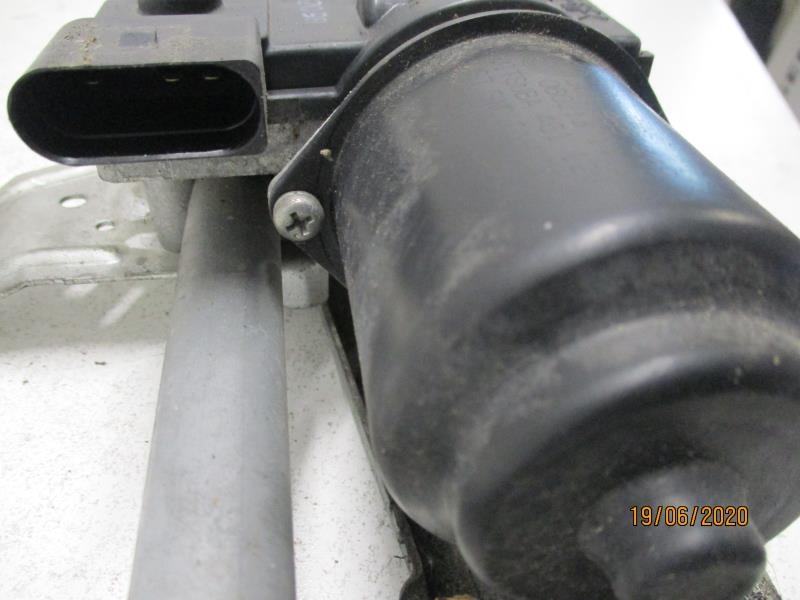 Moteur essuie glace avant