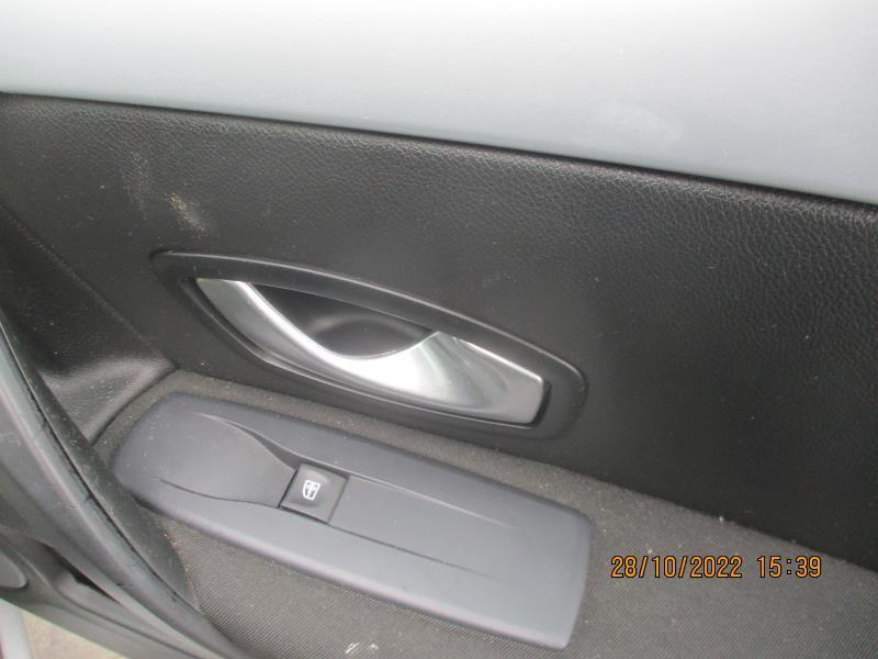 Poignee interieur avant droit