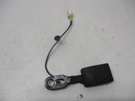 Attache ceinture avant droit