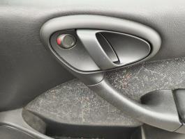 Poignee interieur avant droit