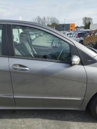 Poignee porte avant droit
