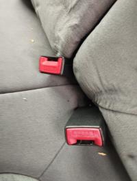 Attache ceinture arriere gauche