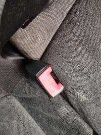 Attache ceinture arriere gauche