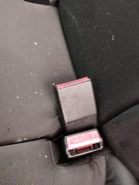 Attache ceinture arriere gauche