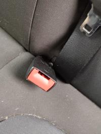 Attache ceinture arriere gauche