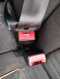 Attache ceinture arriere gauche