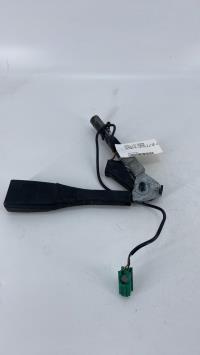 Attache ceinture avant droit