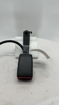 Attache ceinture avant gauche