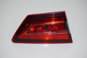 Luz trasera secundaria izquierda (luces)