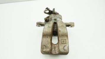 Estribo trasero izquierdo (freno)