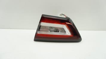 Luz trasera secundaria derecha (luces)