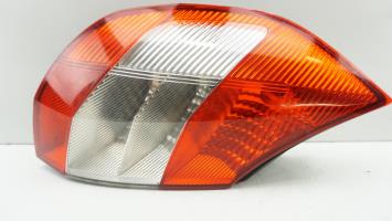 Fanale posteriore principale sinistro (luci)