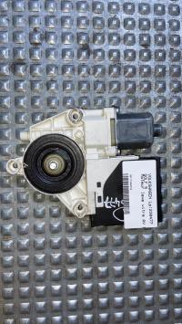 Moteur leve vitre avant droit