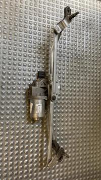 Moteur essuie glace avant