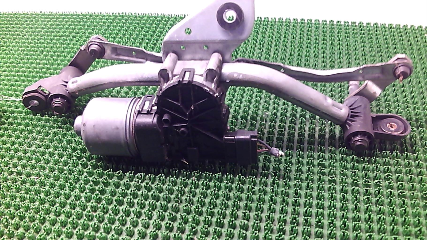 Moteur essuie glace avant