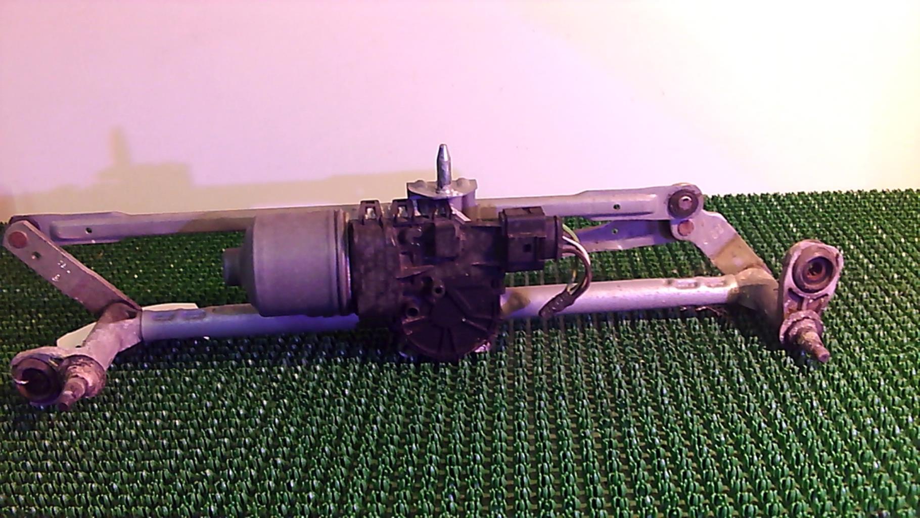 Moteur essuie glace avant