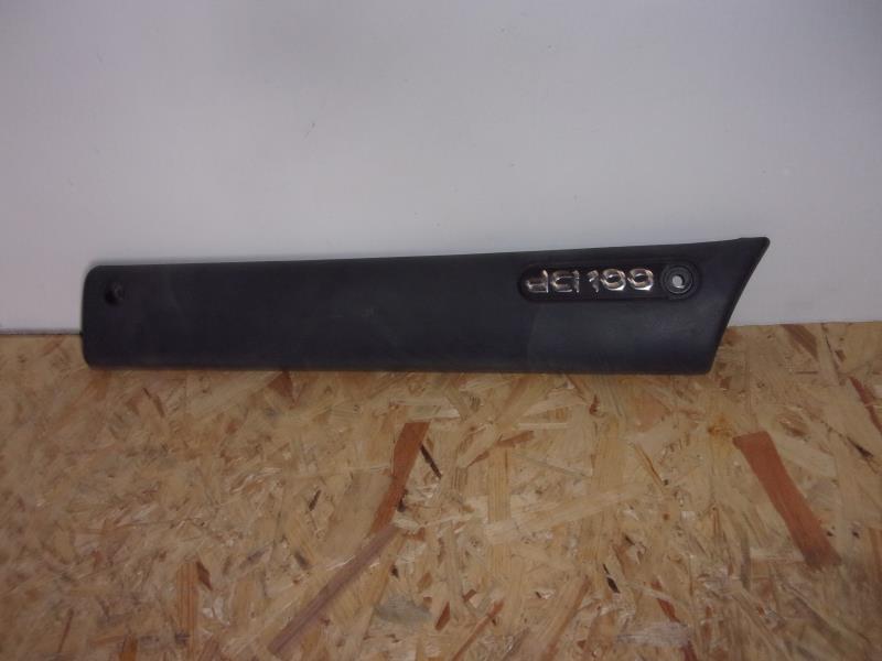 Baguette de porte avant droite