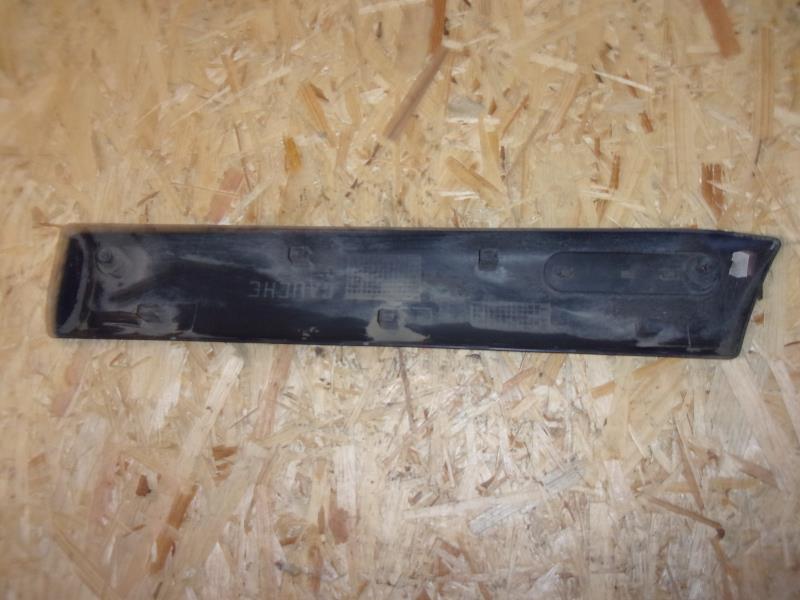 Baguette de porte avant gauche