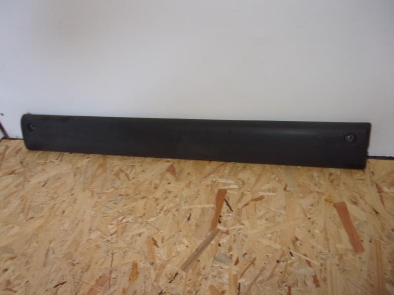 Baguette de porte avant gauche