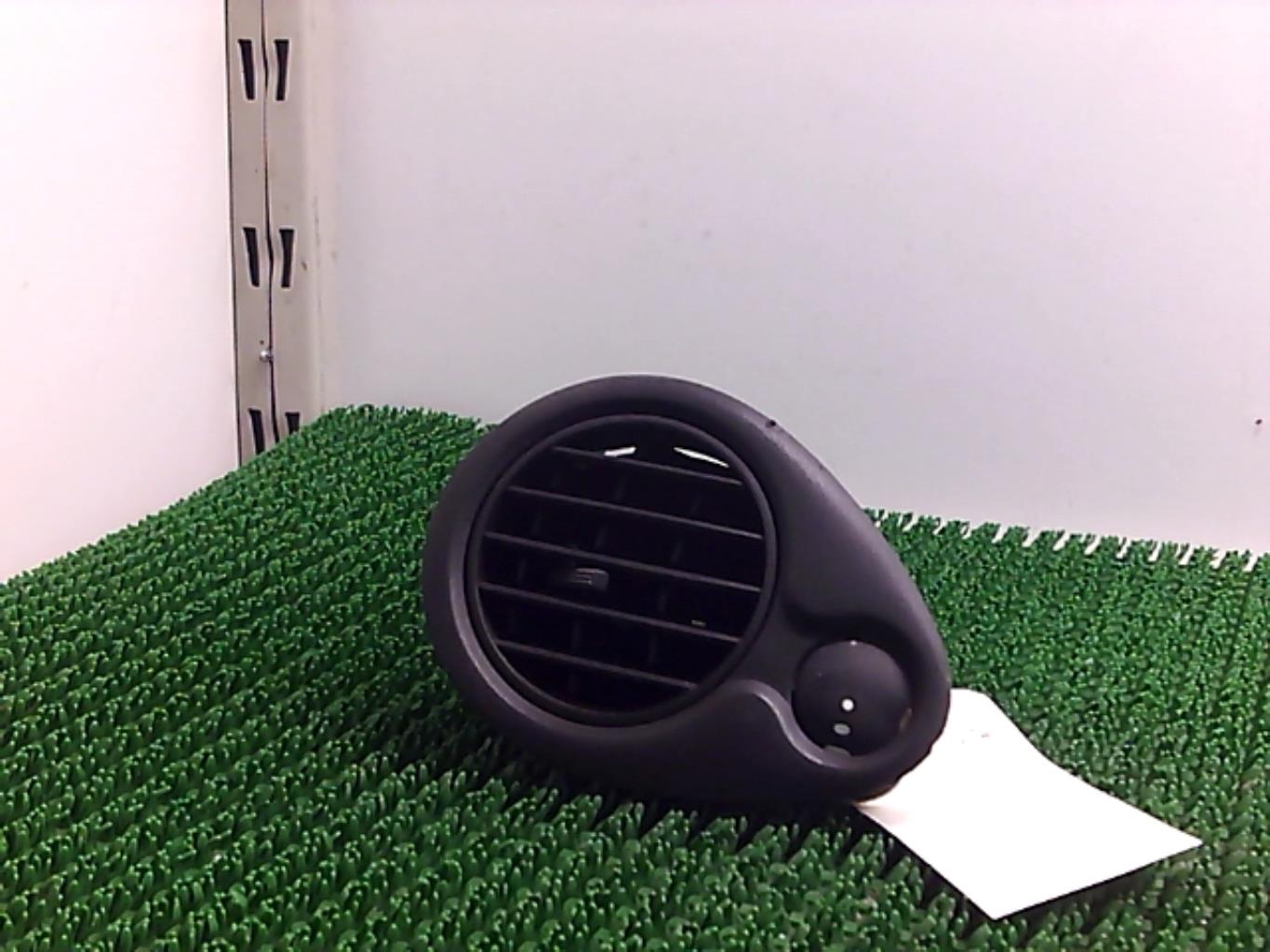 Aerateur tableau de bord avant gauche