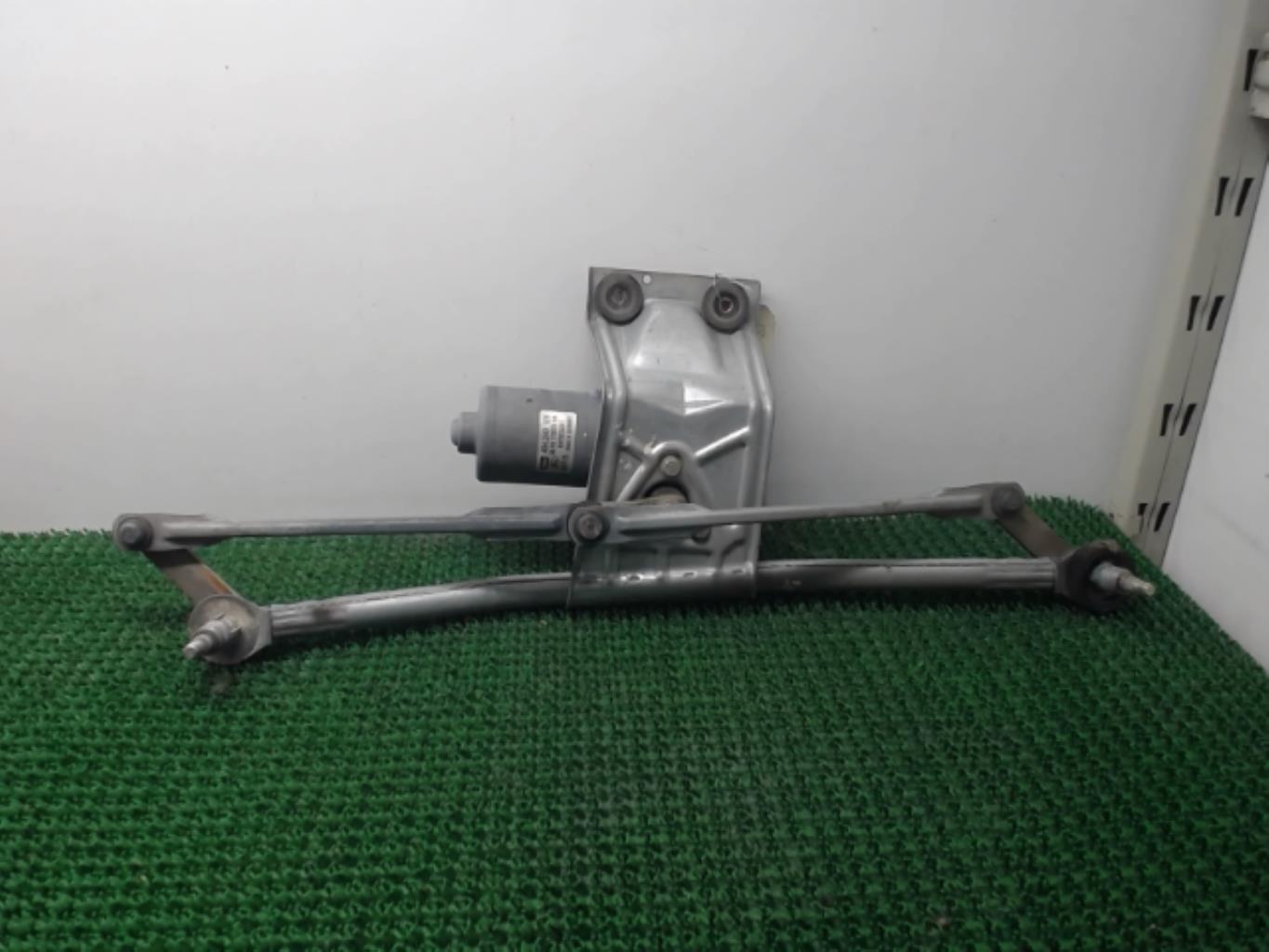 Moteur essuie glace avant