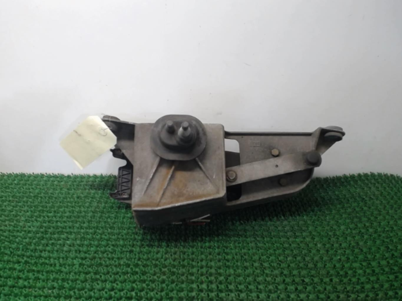 Moteur essuie glace avant