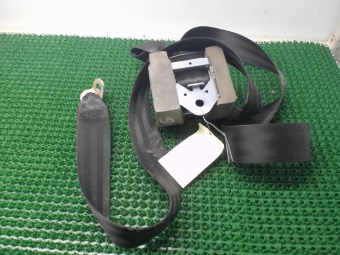 Attache ceinture arriere gauche