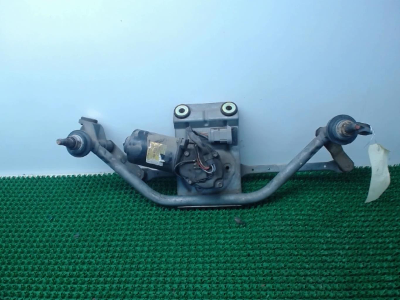 Moteur essuie glace avant