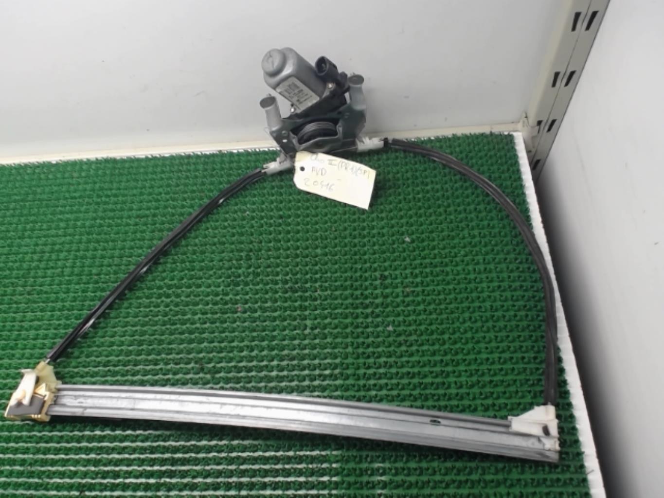 Moteur leve vitre avant droit