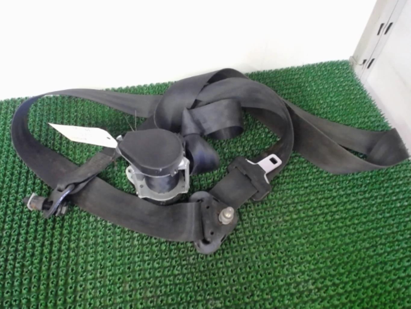 Ceinture avant gauche