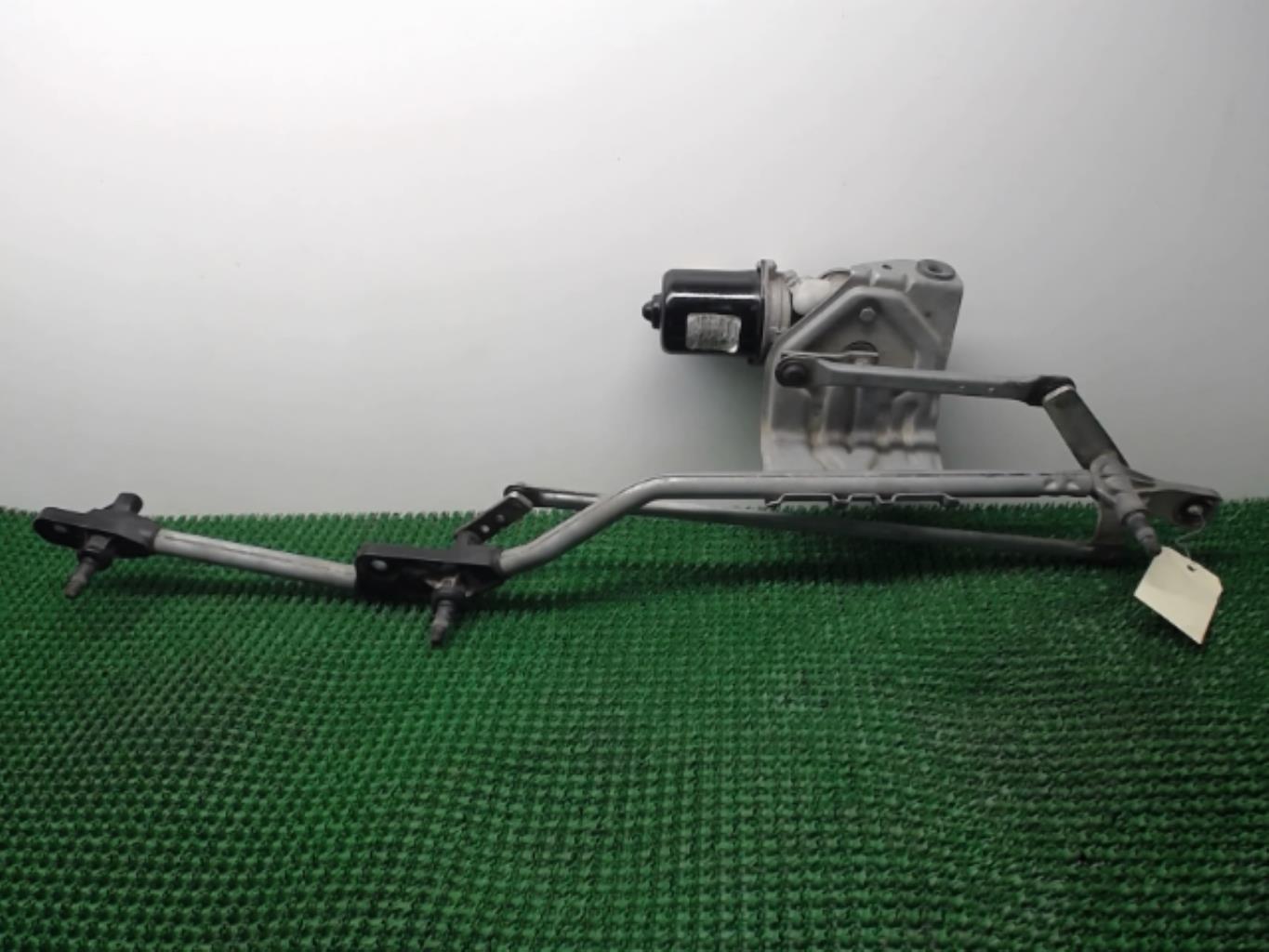 Moteur essuie glace avant