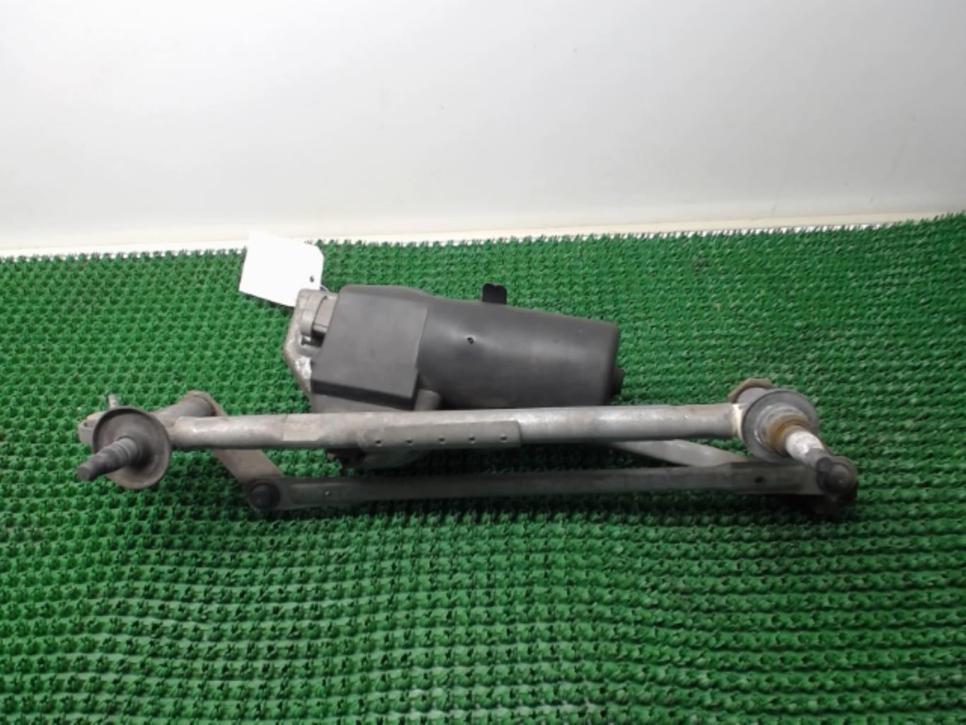 Moteur essuie glace avant