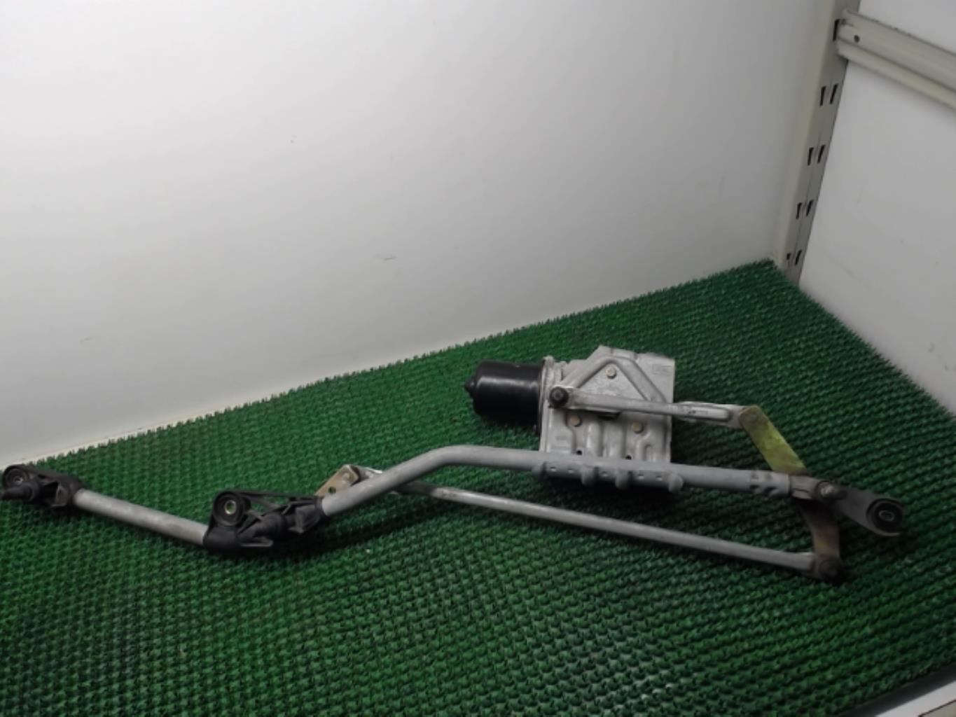 Moteur essuie glace avant