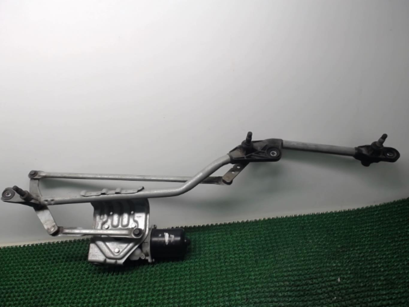 Moteur essuie glace avant