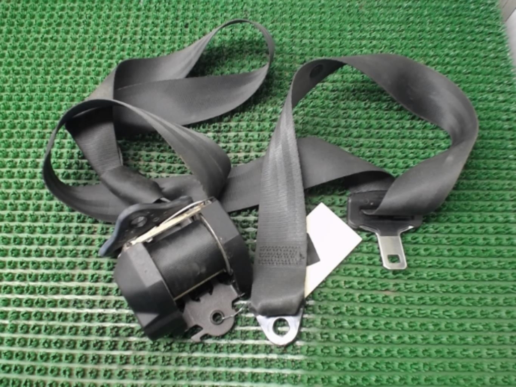 Ceinture arriere droit