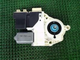 Moteur leve vitre avant droit