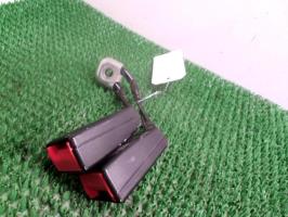 Attache ceinture arriere centrale