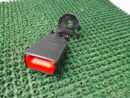 Attache ceinture arriere centrale