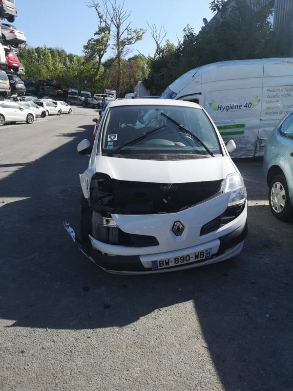 Moteur essuie glace avant