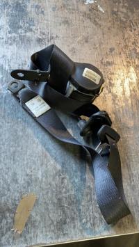Ceinture avant droit