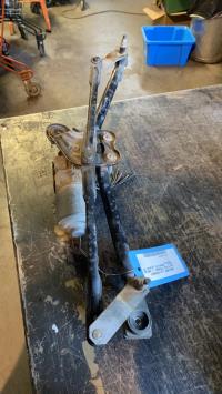 Moteur essuie glace avant