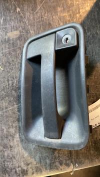 Poignee porte avant gauche