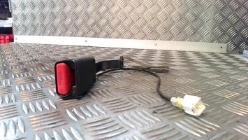 Attache ceinture avant gauche